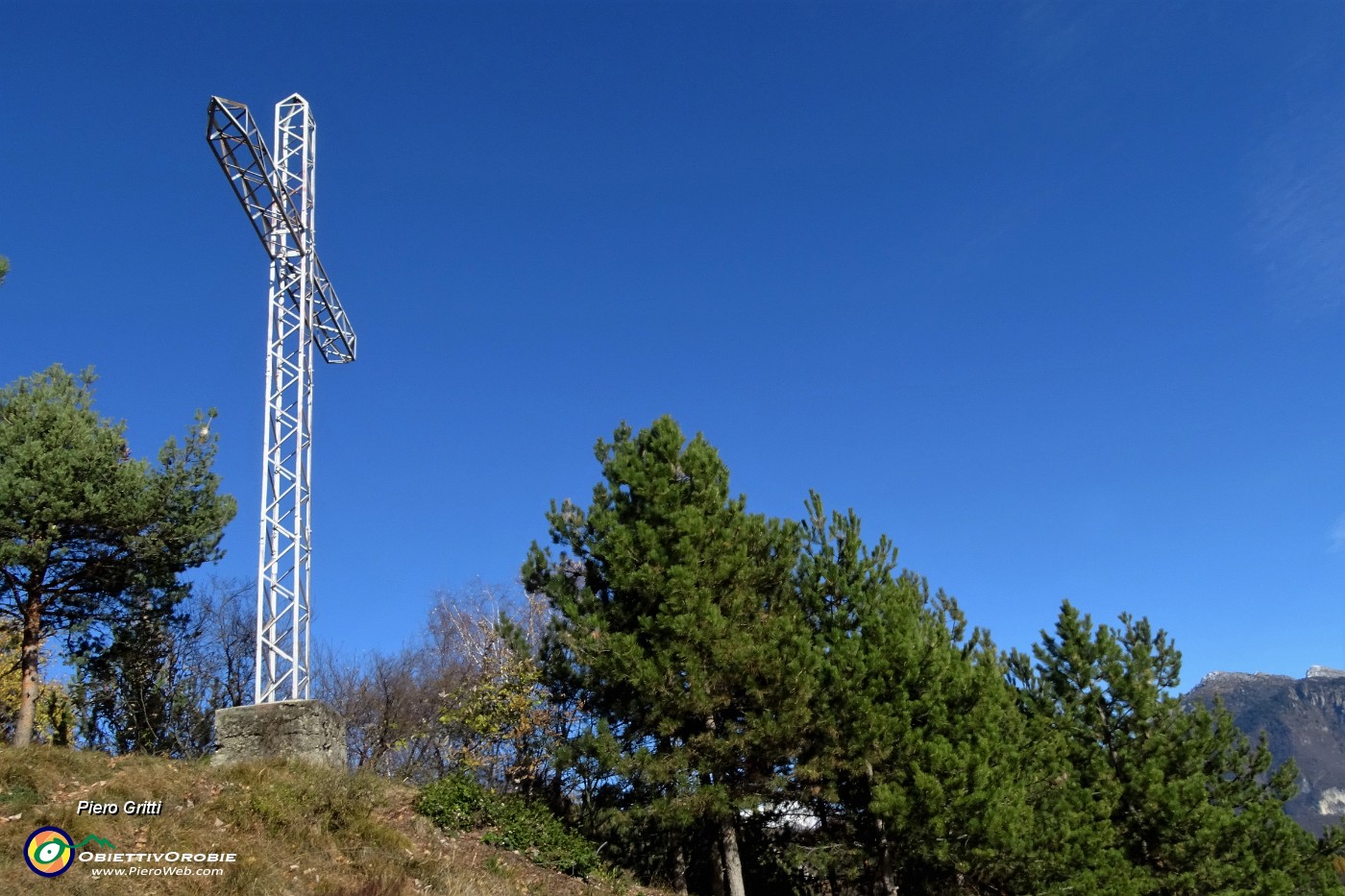 33 Alla Croce di Bracca (937 m).JPG -                                
